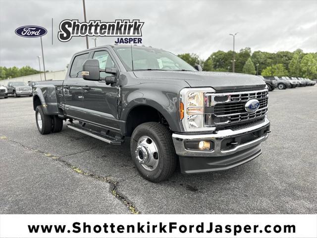 new 2025 Ford F-350 car, priced at $62,415