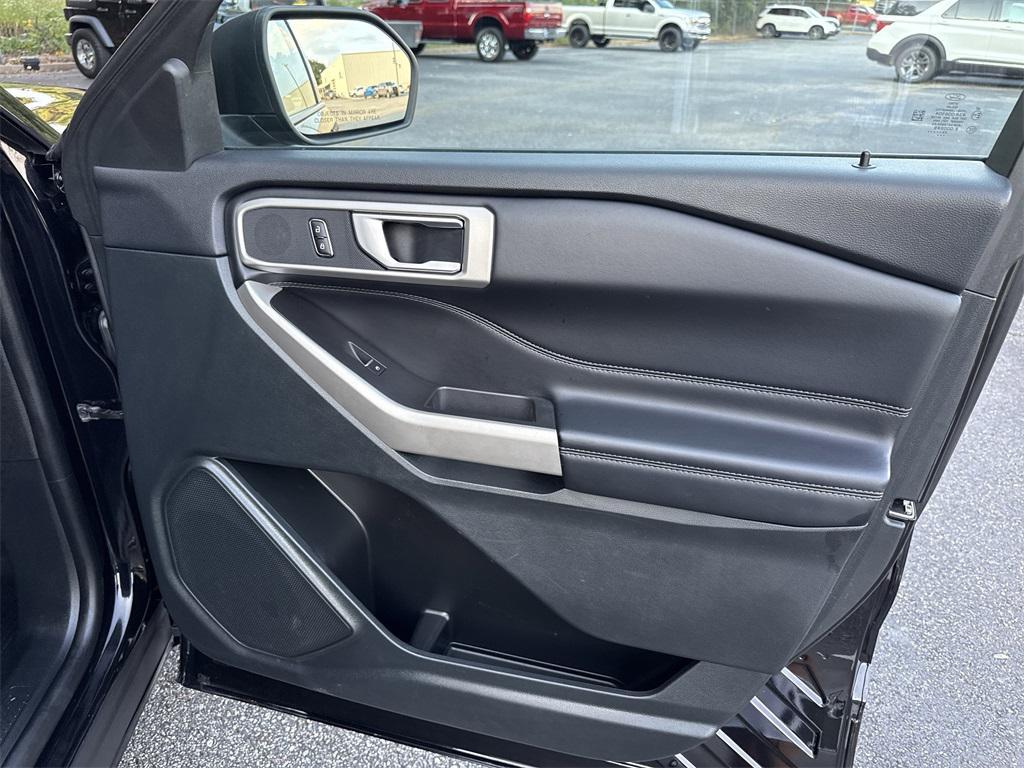 used 2023 Ford Explorer car, priced at $31,900