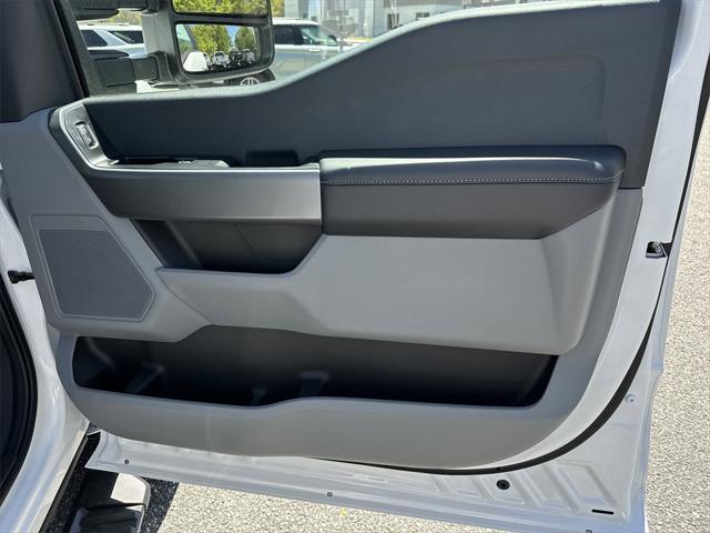 new 2025 Ford F-350 car, priced at $59,815