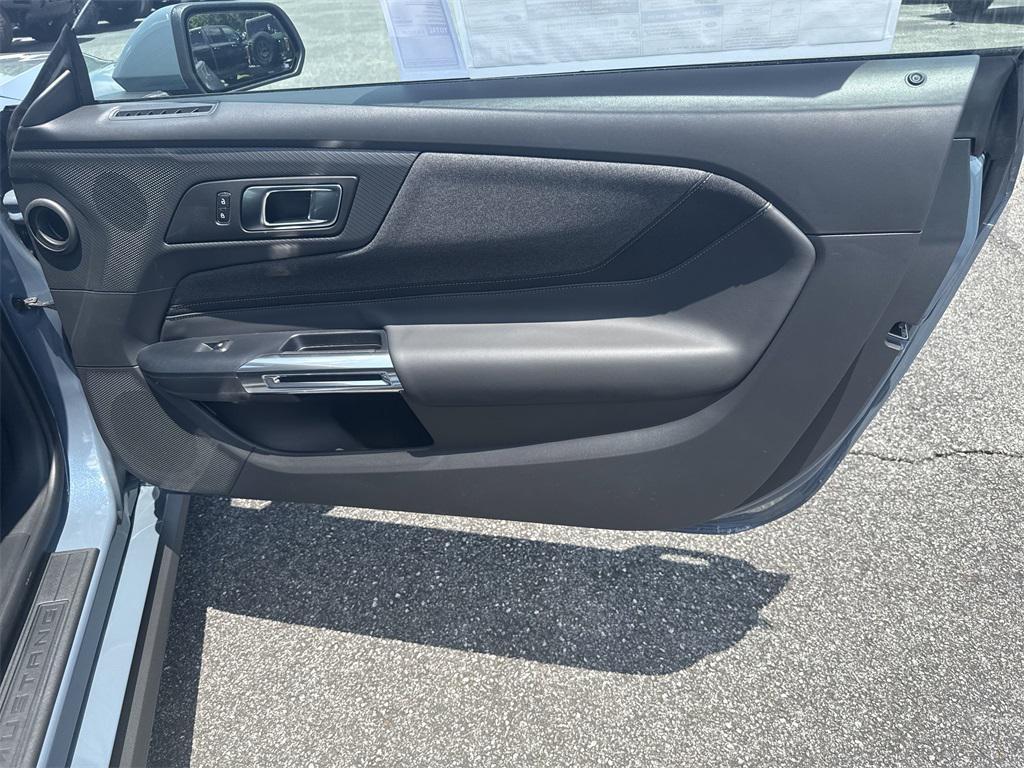 new 2025 Ford Mustang car, priced at $32,600