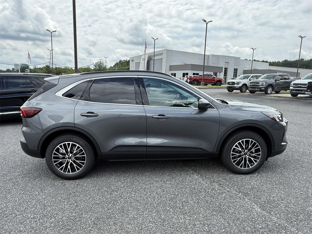 new 2025 Ford Escape PHEV car, priced at $40,095