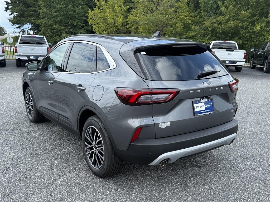 new 2025 Ford Escape PHEV car, priced at $40,095