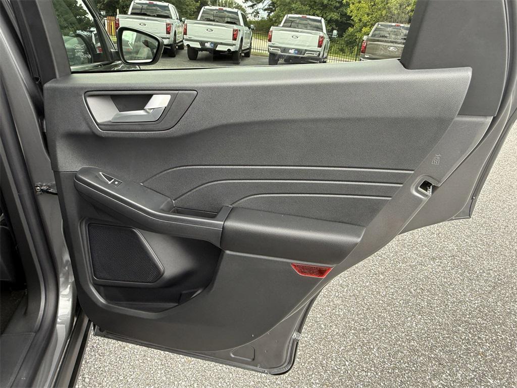 new 2025 Ford Escape PHEV car, priced at $40,095