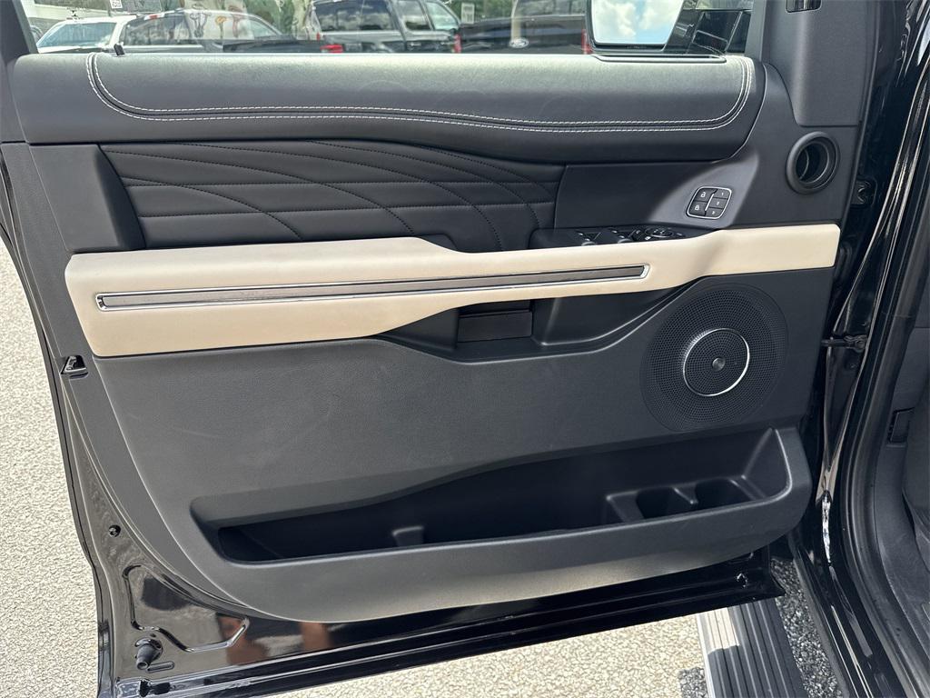 used 2022 Ford Expedition car, priced at $54,528