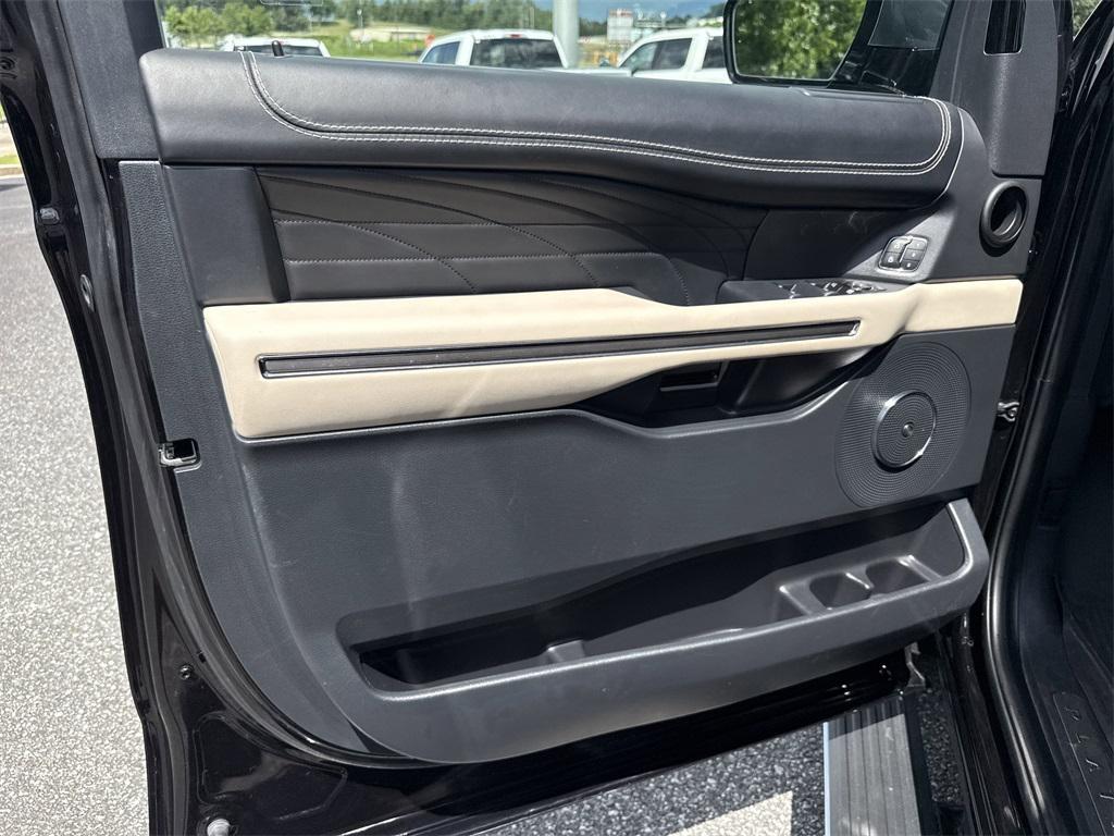 used 2022 Ford Expedition car, priced at $54,528