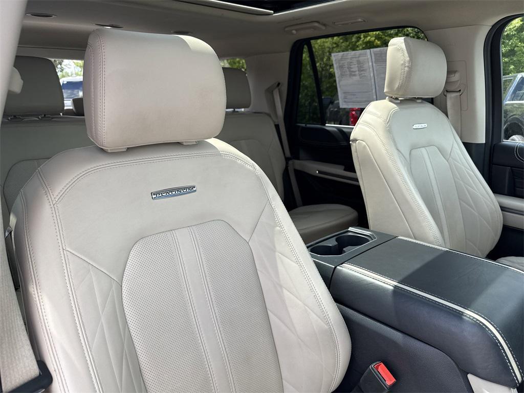 used 2022 Ford Expedition car, priced at $54,528
