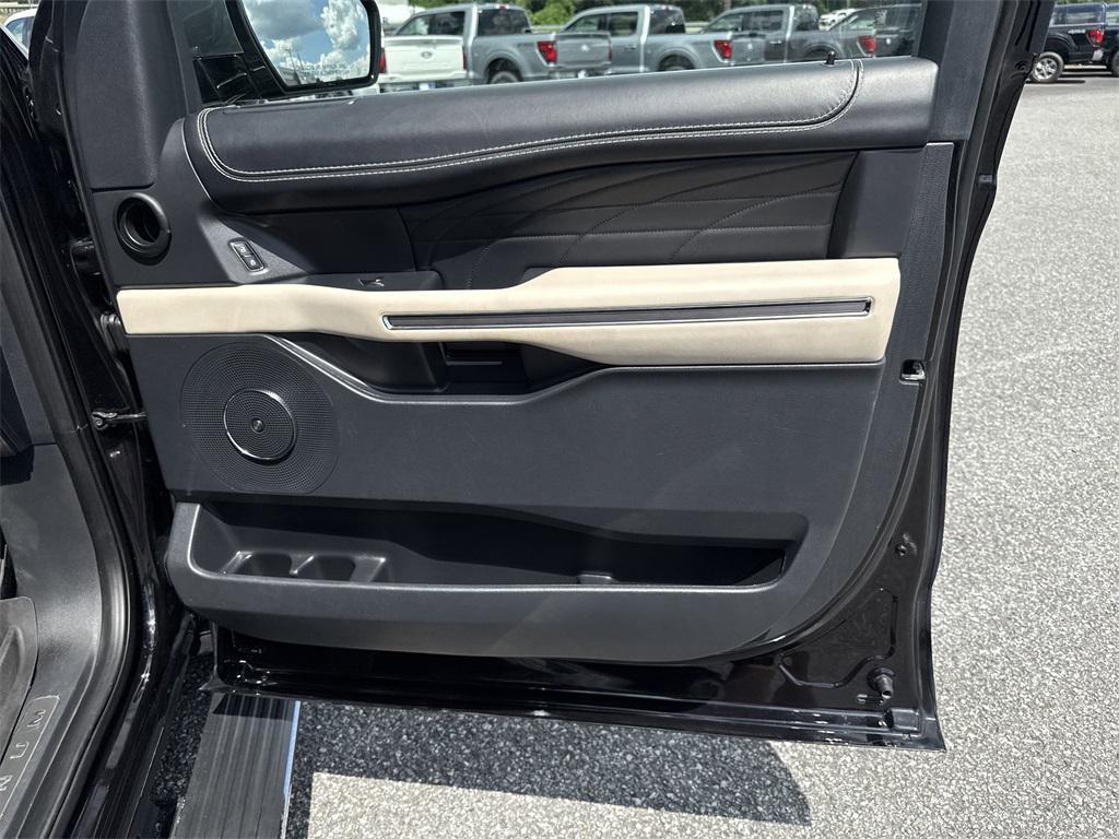 used 2022 Ford Expedition car, priced at $54,528