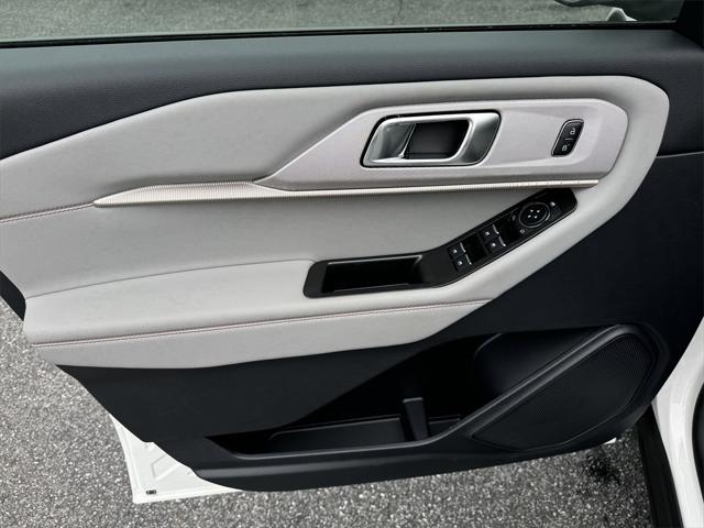 new 2025 Ford Explorer car, priced at $46,000