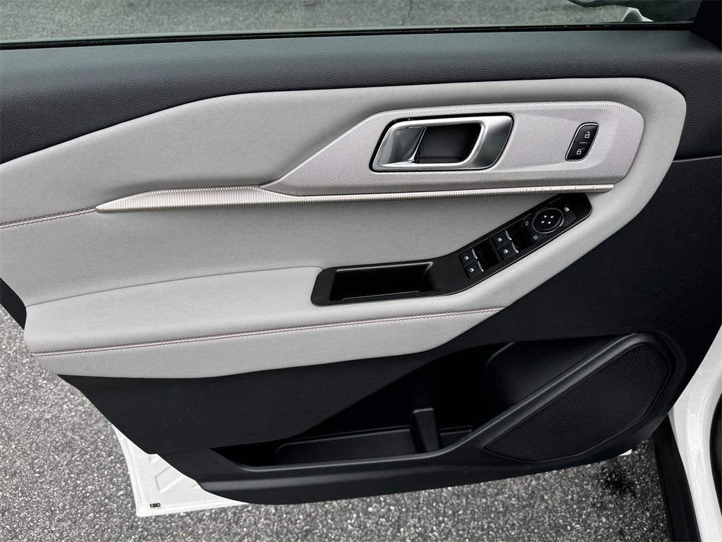 new 2025 Ford Explorer car, priced at $42,000