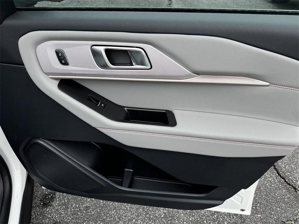 new 2025 Ford Explorer car, priced at $42,000