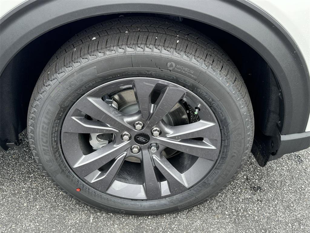 new 2025 Ford Explorer car, priced at $42,000