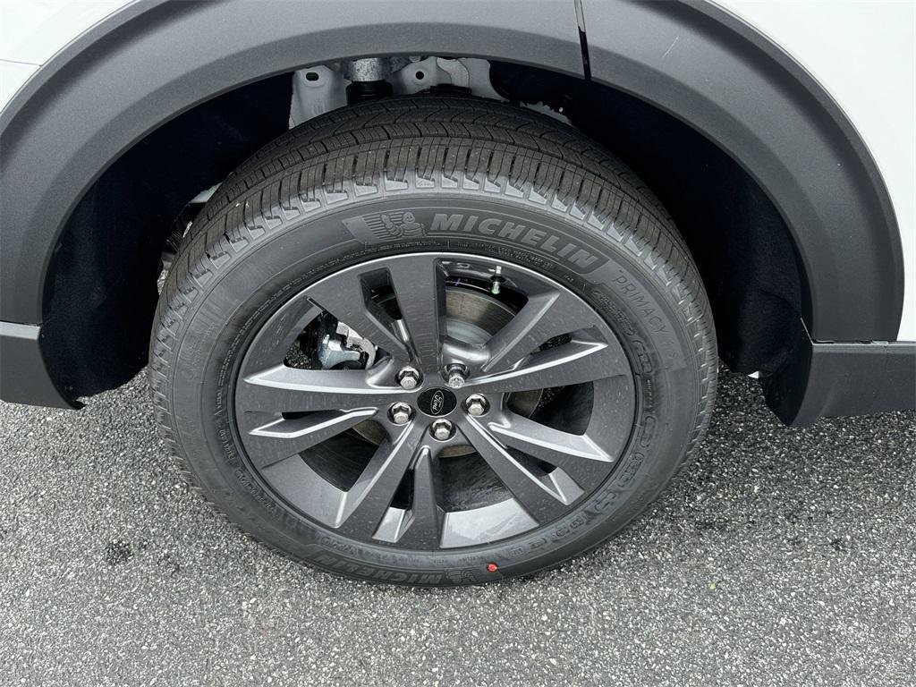 new 2025 Ford Explorer car, priced at $42,000