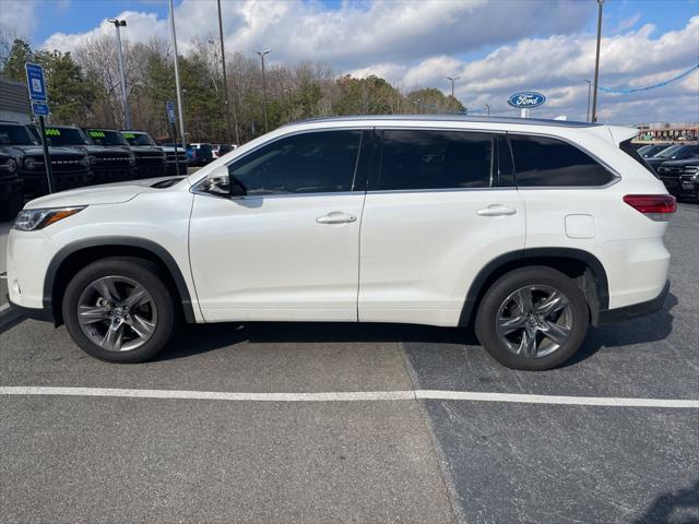 used 2018 Toyota Highlander car, priced at $26,877