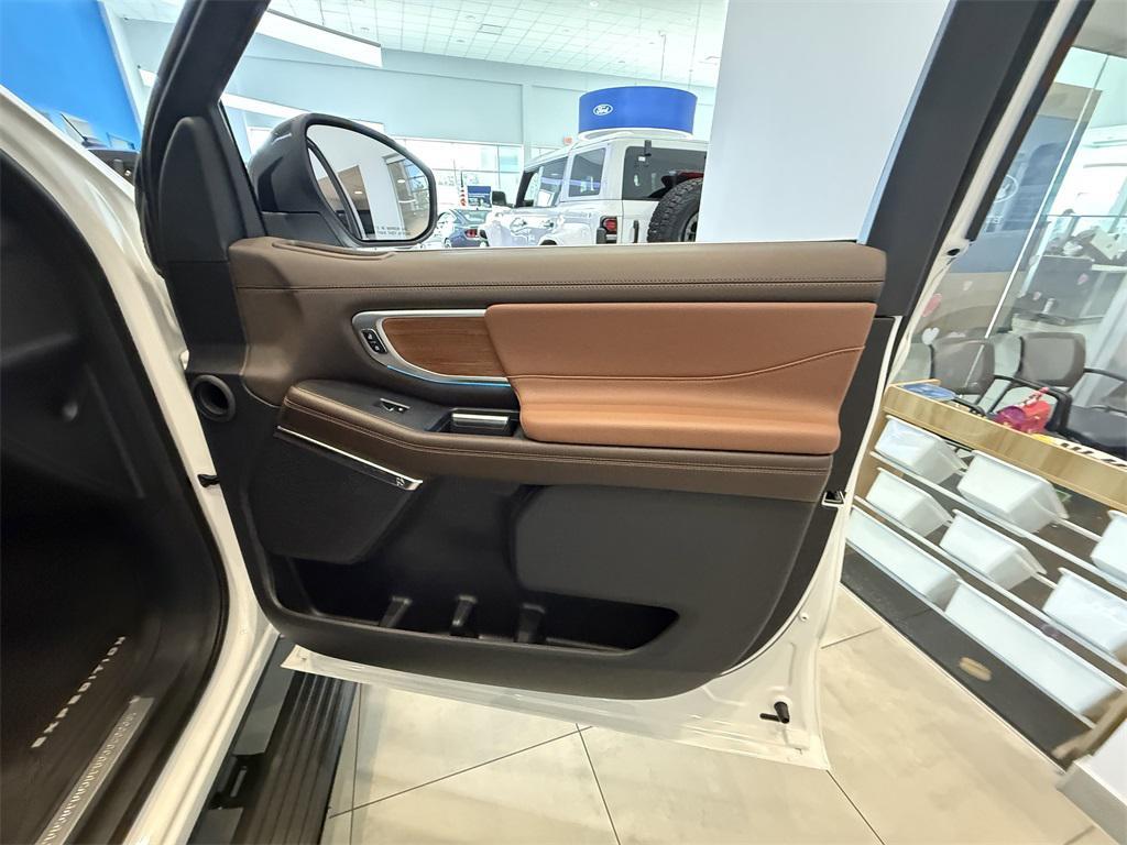 new 2025 Ford Expedition Max car, priced at $91,110