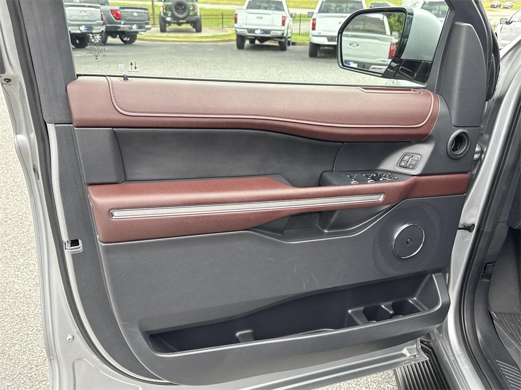 used 2024 Ford Expedition car, priced at $57,750