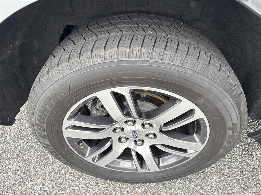 used 2024 Ford Expedition car, priced at $57,750