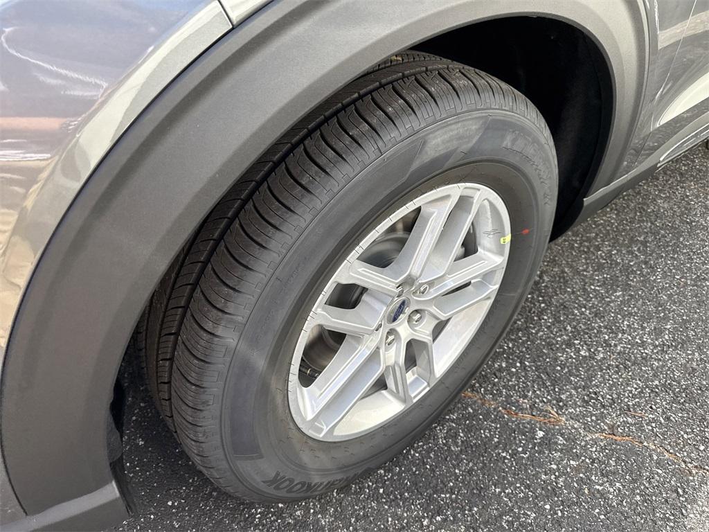new 2025 Ford Explorer car, priced at $42,265