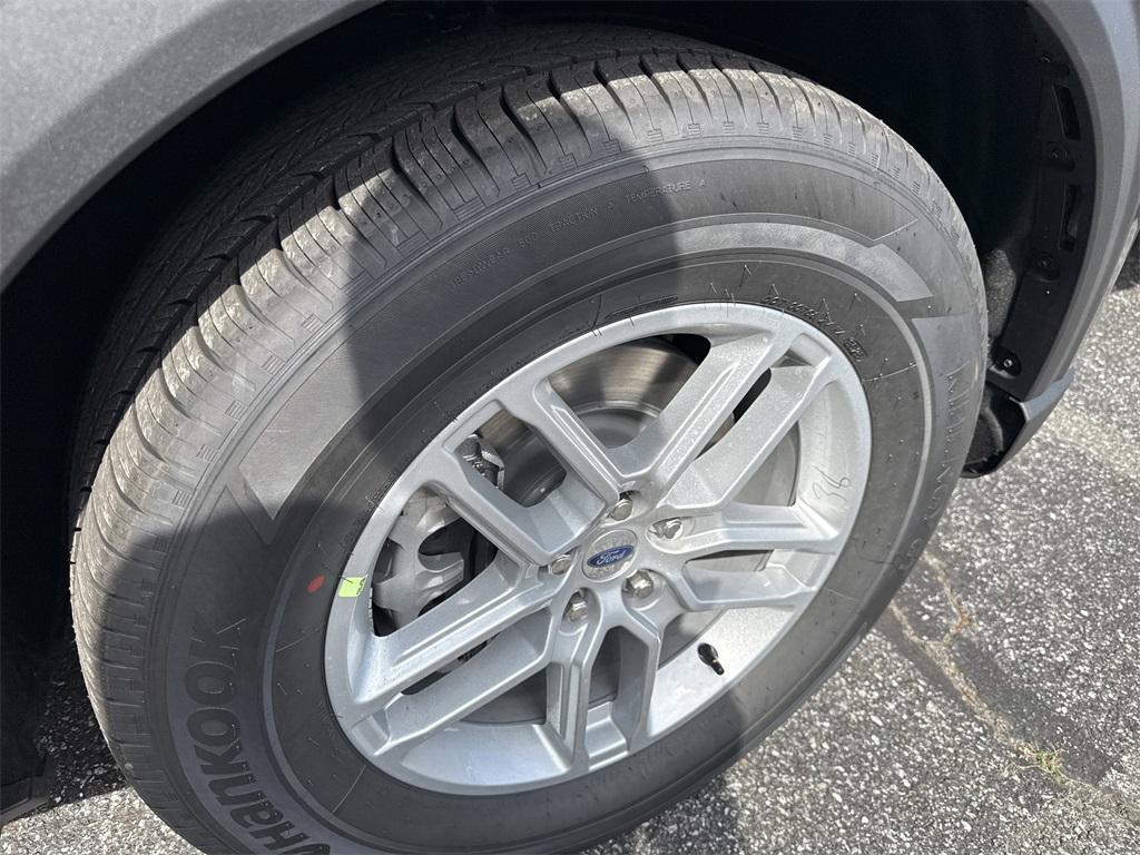 new 2025 Ford Explorer car, priced at $42,265