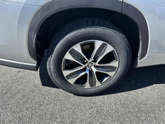used 2021 Toyota Highlander car, priced at $27,988