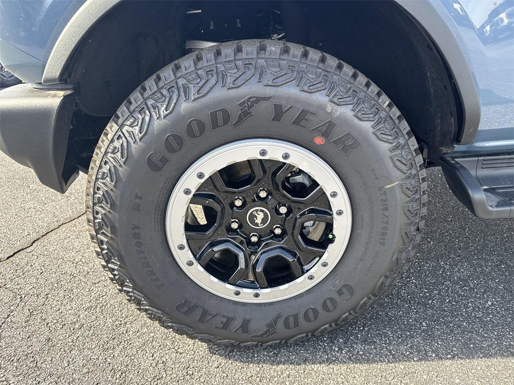 new 2025 Ford Bronco car, priced at $60,040