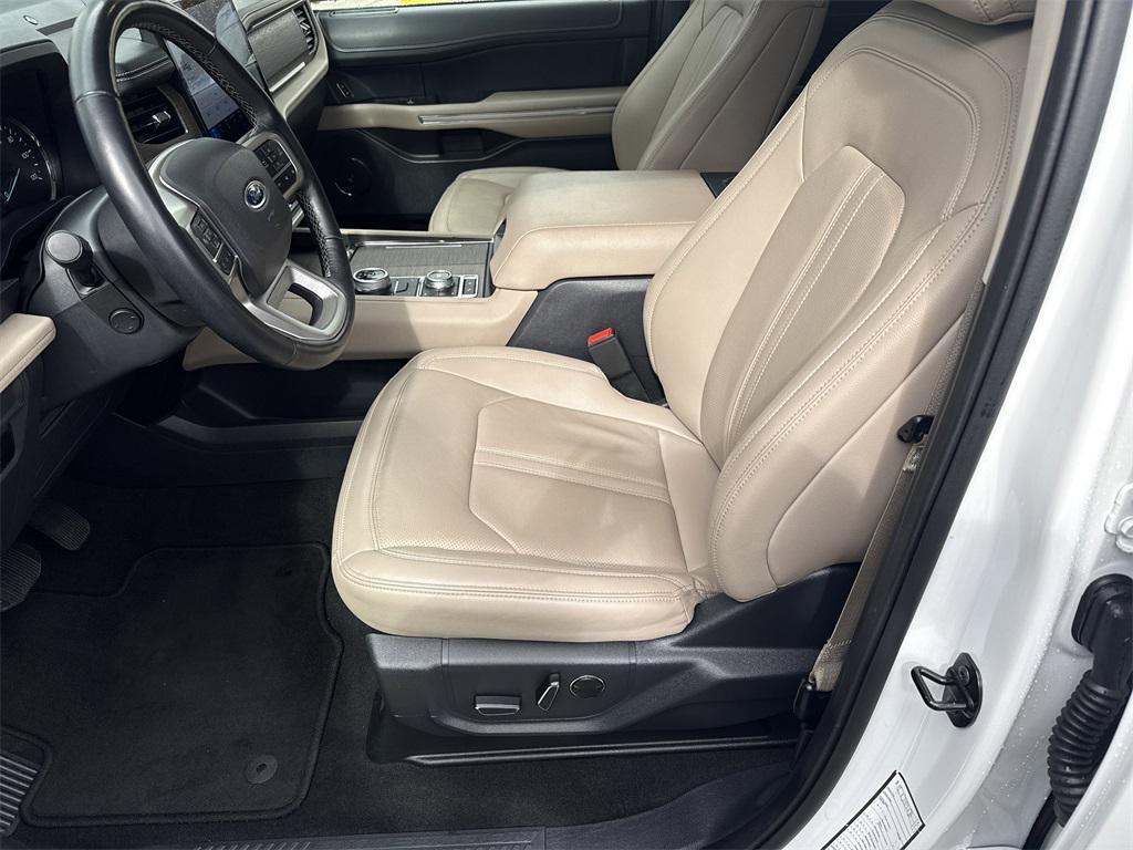 used 2024 Ford Expedition car, priced at $54,450