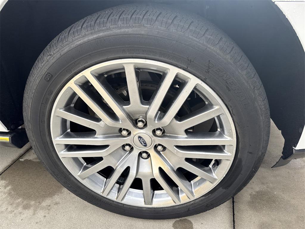 used 2024 Ford Expedition car, priced at $54,450