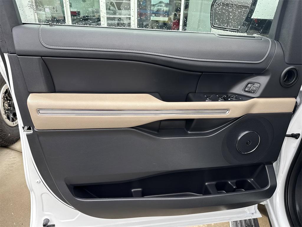 used 2024 Ford Expedition car, priced at $54,450