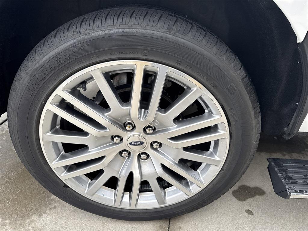 used 2024 Ford Expedition car, priced at $54,450