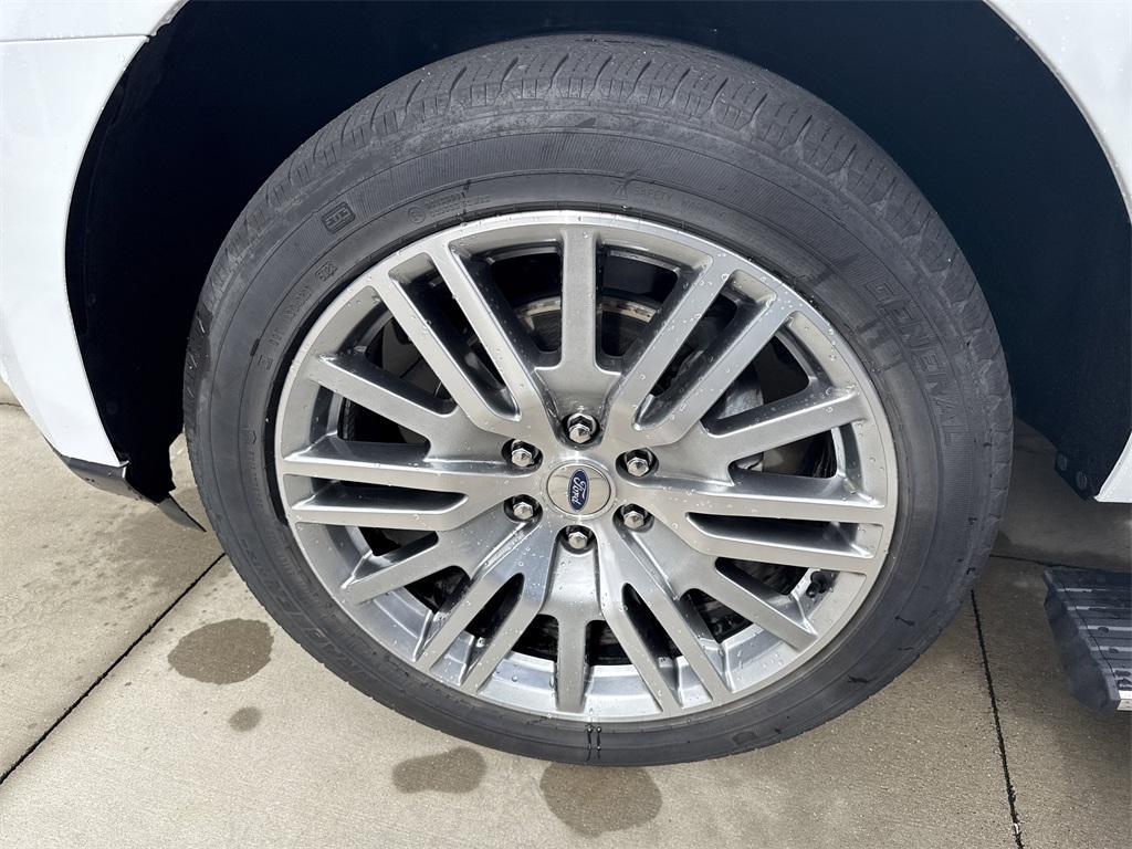 used 2024 Ford Expedition car, priced at $54,450