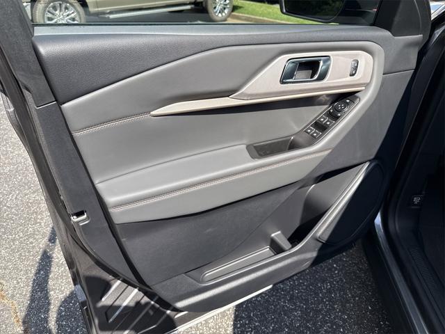 new 2025 Ford Explorer car, priced at $41,950