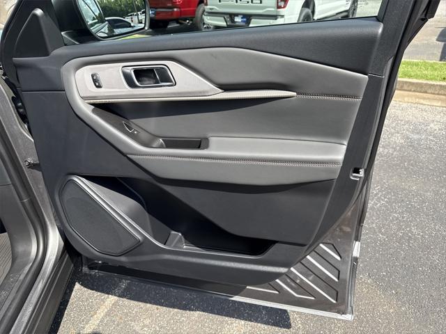 new 2025 Ford Explorer car, priced at $41,950