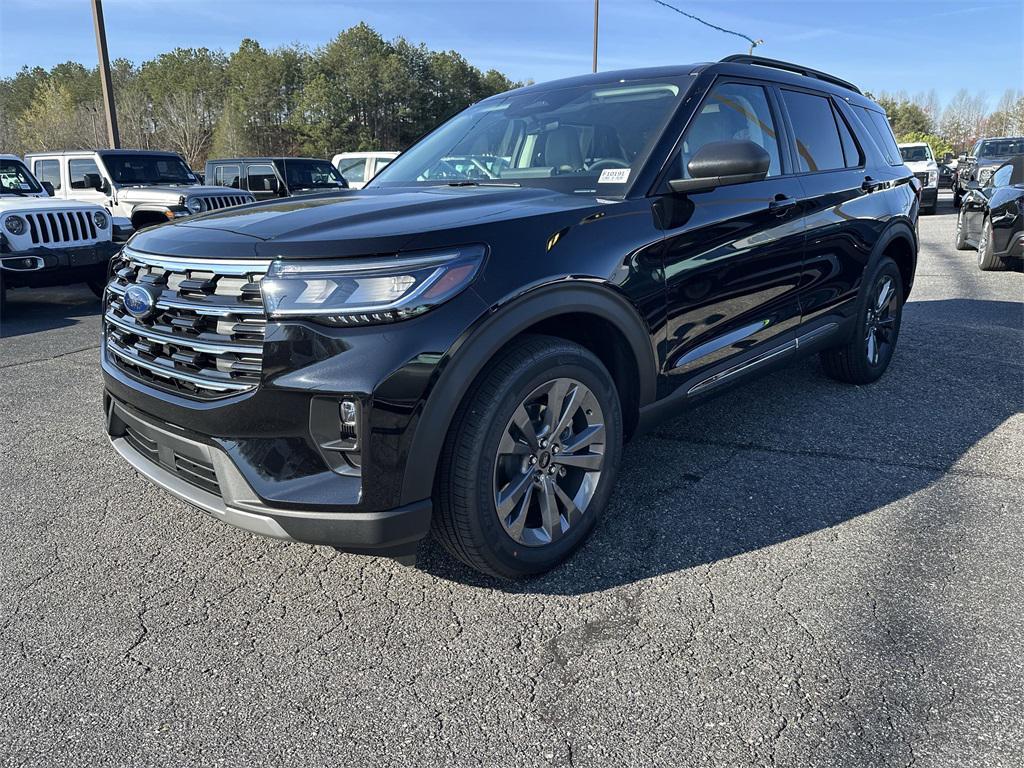 new 2025 Ford Explorer car, priced at $43,900