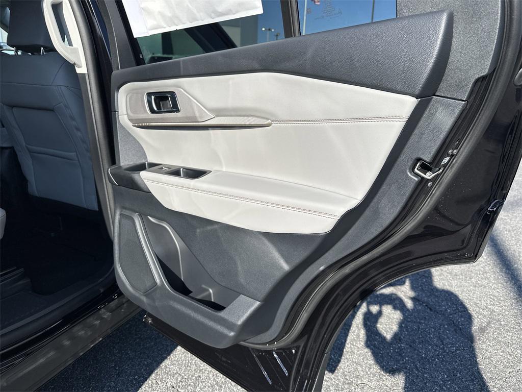 new 2025 Ford Explorer car, priced at $43,900