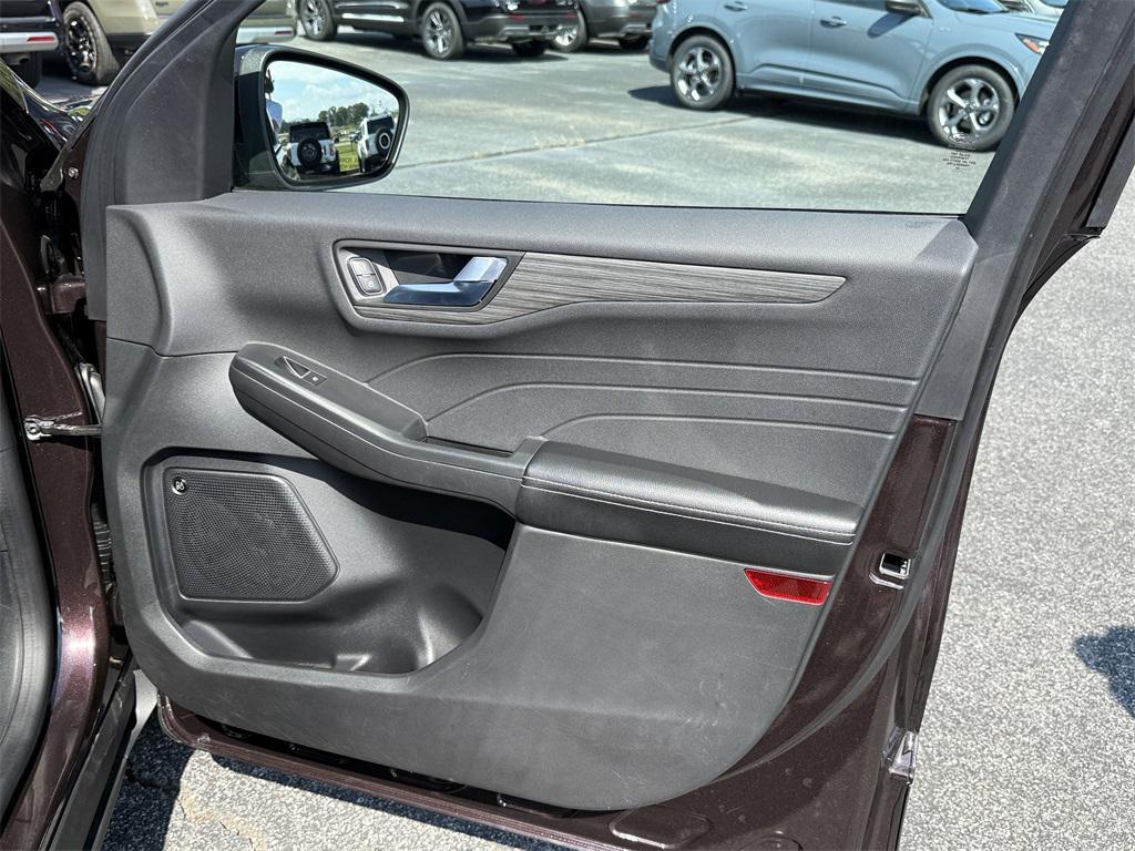 used 2023 Ford Escape car, priced at $25,350