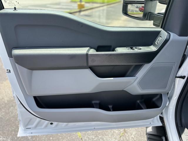 new 2025 Ford F-250 car, priced at $55,440