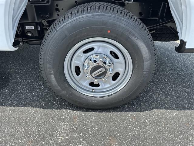 new 2025 Ford F-250 car, priced at $55,440