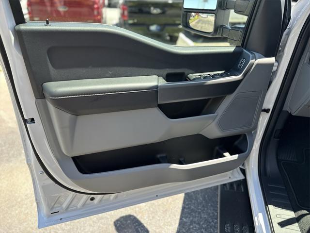new 2025 Ford F-350 car, priced at $66,015