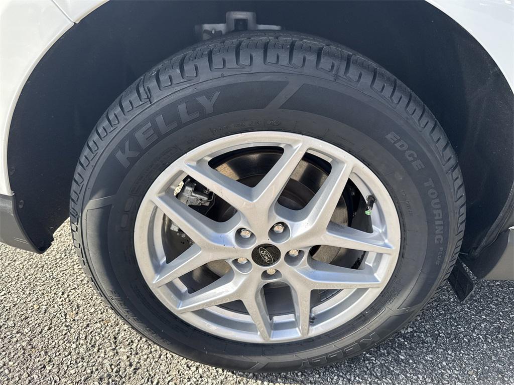 used 2024 Ford Edge car, priced at $23,628