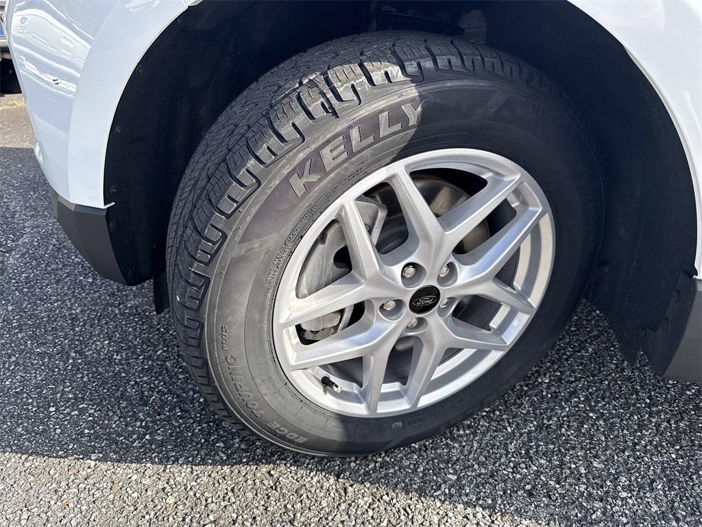used 2024 Ford Edge car, priced at $23,628