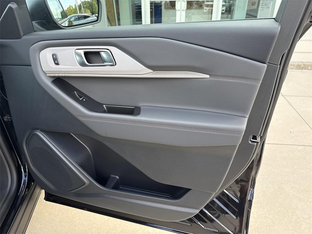 new 2025 Ford Explorer car, priced at $47,355