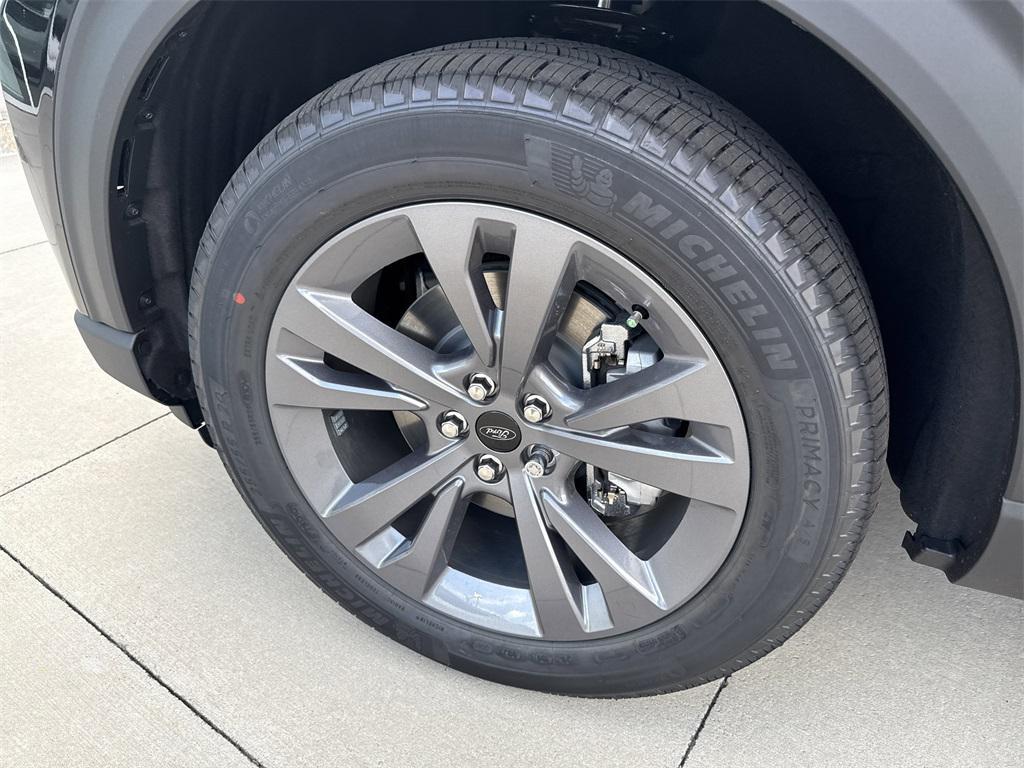 new 2025 Ford Explorer car, priced at $47,355