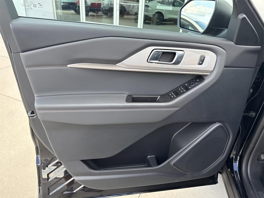 new 2025 Ford Explorer car, priced at $47,355