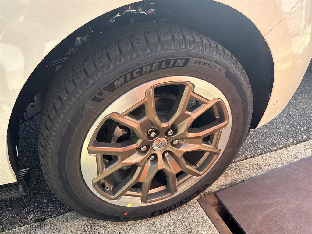 new 2025 Ford Expedition Max car, priced at $89,925