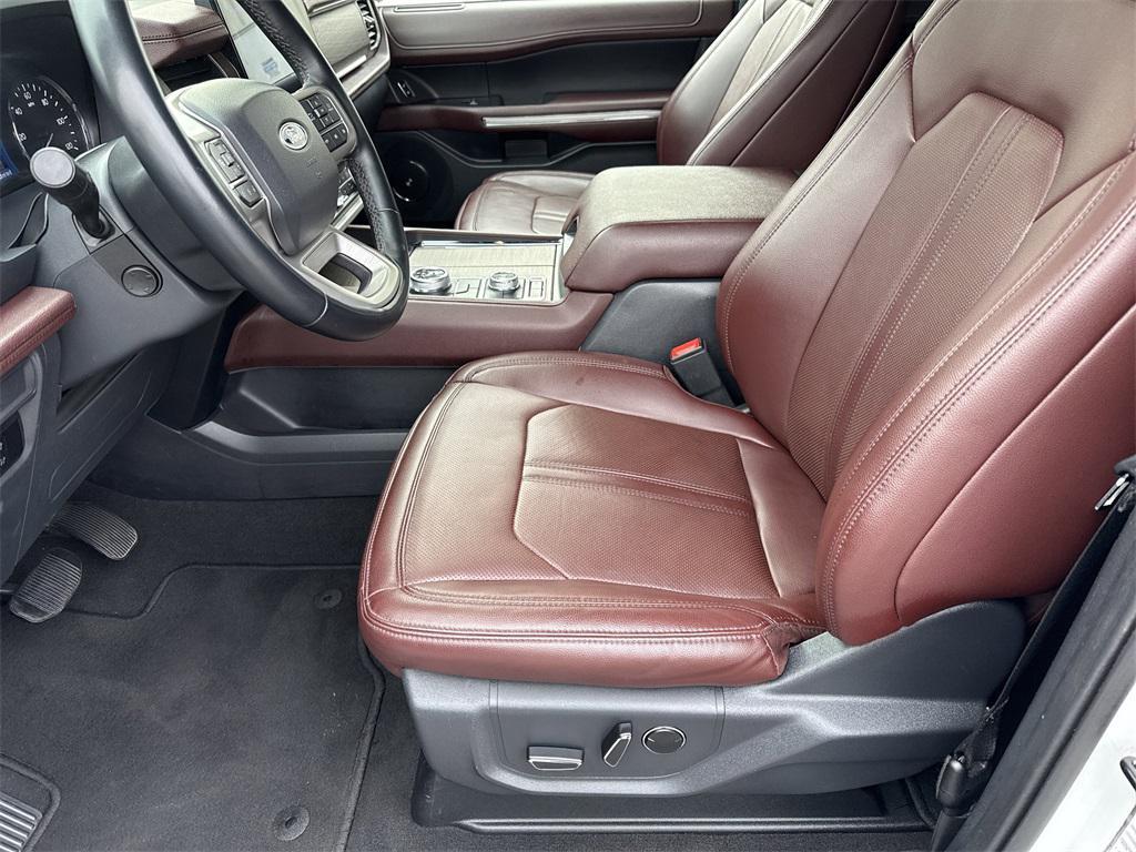 used 2024 Ford Expedition car, priced at $54,450