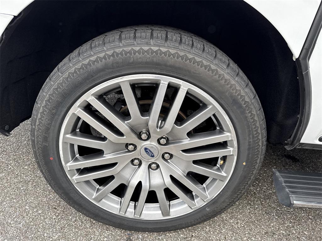 used 2024 Ford Expedition car, priced at $54,450