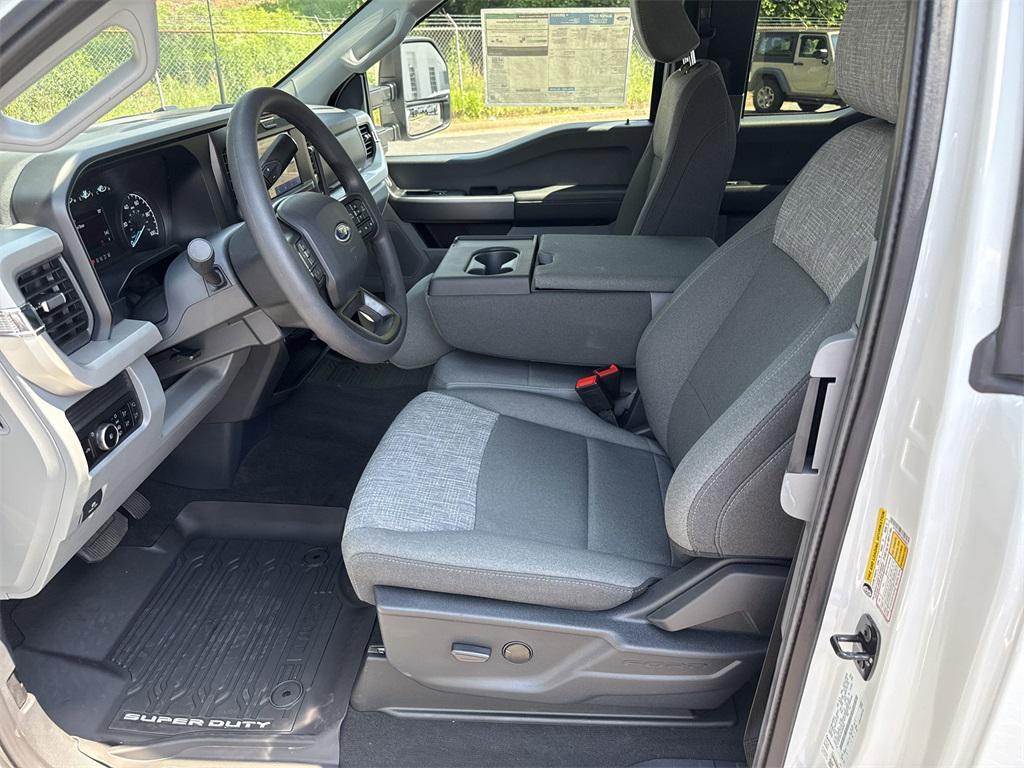 new 2025 Ford F-350 car, priced at $57,450