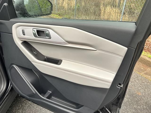 new 2025 Ford Explorer car, priced at $46,900