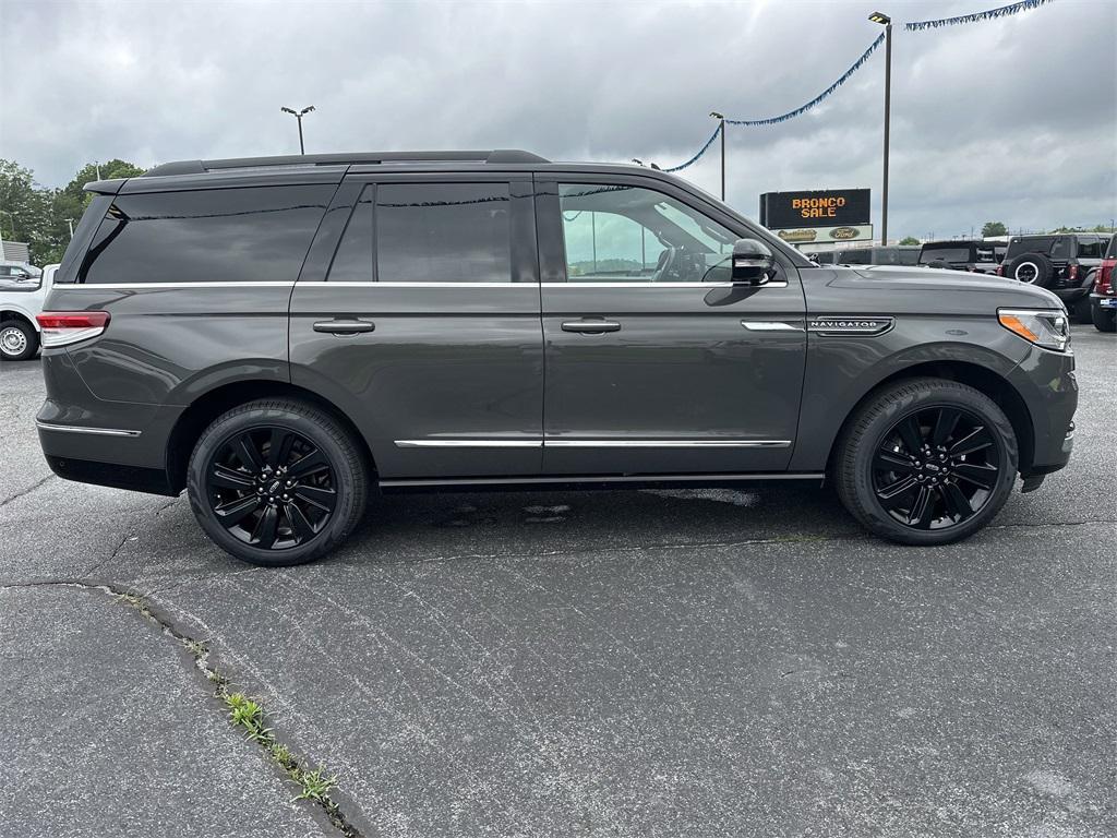used 2022 Lincoln Navigator car, priced at $50,798