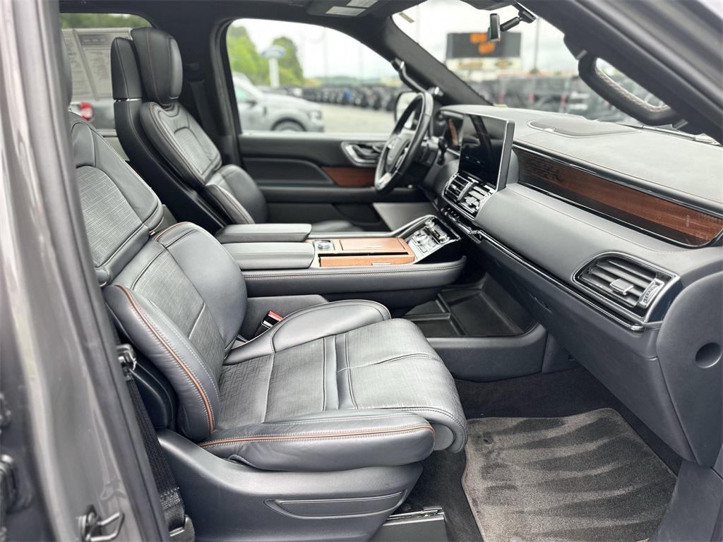 used 2022 Lincoln Navigator car, priced at $50,798