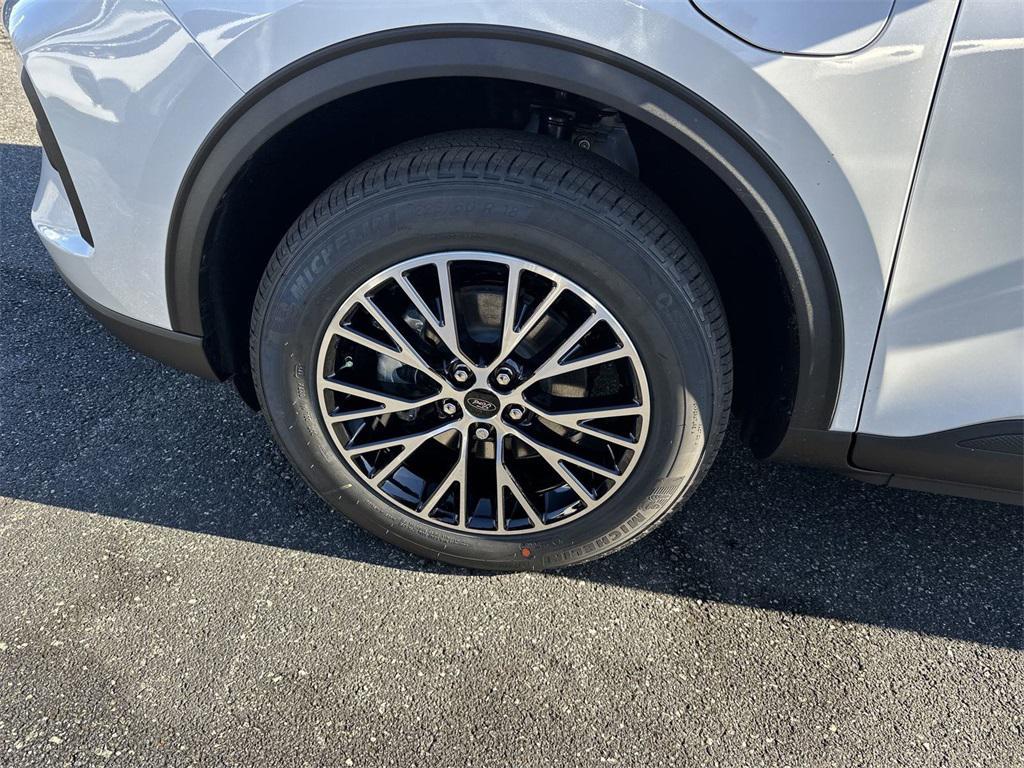 new 2025 Ford Escape PHEV car, priced at $34,390